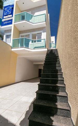 Casa à venda com 330m², 5 quartos e 6 vagasFachada