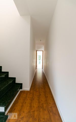 Casa à venda com 330m², 5 quartos e 6 vagasCorredor dos Quartos