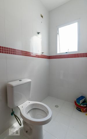 Casa à venda com 330m², 5 quartos e 6 vagasBanheiro da Suíte 1
