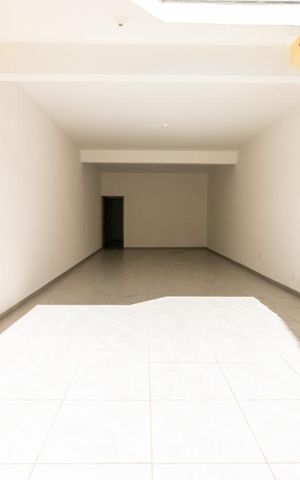 Casa à venda com 330m², 5 quartos e 6 vagasGaragem
