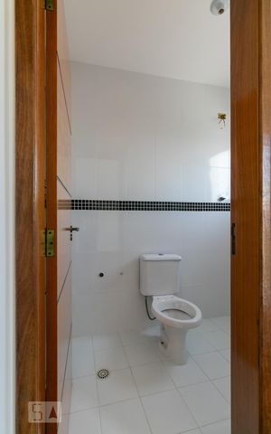 Casa à venda com 330m², 5 quartos e 6 vagasBanheiro da Suíte 2