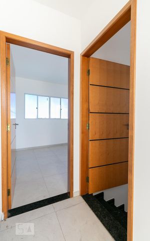Casa à venda com 330m², 5 quartos e 6 vagasSuíte 4