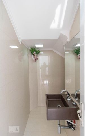 Casa à venda com 450m², 4 quartos e 6 vagas Casa à venda com 450m², 4 quartos e 6 vagasLavabo Garagem