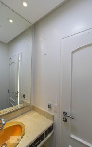 Casa à venda com 450m², 4 quartos e 6 vagas Casa à venda com 450m², 4 quartos e 6 vagasLavabo
