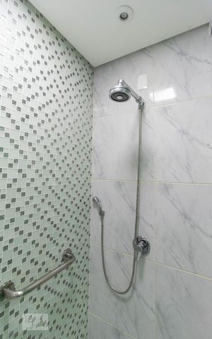 Casa à venda com 450m², 4 quartos e 6 vagas Casa à venda com 450m², 4 quartos e 6 vagasBanheiro