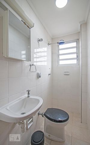 Apartamento à venda com 100m², 2 quartos e 1 vaga Apartamento à venda com 100m², 2 quartos e 1 vagaBanheiro de Serviço