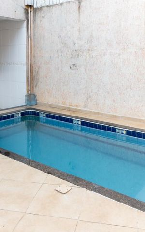 Casa à venda com 480m², 7 quartos e 4 vagas Casa à venda com 480m², 7 quartos e 4 vagasPiscina