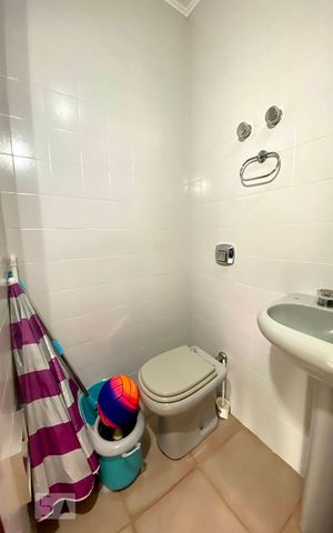 Apartamento à venda com 330m², 4 quartos e 2 vagas Apartamento à venda com 330m², 4 quartos e 2 vagasBanheiro 5 cobertura