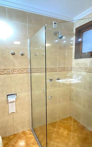 Apartamento à venda com 330m², 4 quartos e 2 vagas Apartamento à venda com 330m², 4 quartos e 2 vagasBanheiro da Suíte 1