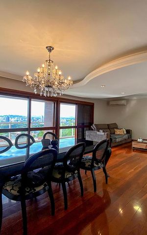 Apartamento à venda com 330m², 4 quartos e 2 vagas Apartamento à venda com 330m², 4 quartos e 2 vagasSala de Jantar