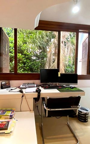 Apartamento à venda com 330m², 4 quartos e 2 vagas Apartamento à venda com 330m², 4 quartos e 2 vagasQuarto 4