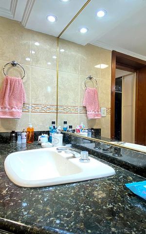 Apartamento à venda com 330m², 4 quartos e 2 vagas Apartamento à venda com 330m², 4 quartos e 2 vagasBanheiro da Suíte 1