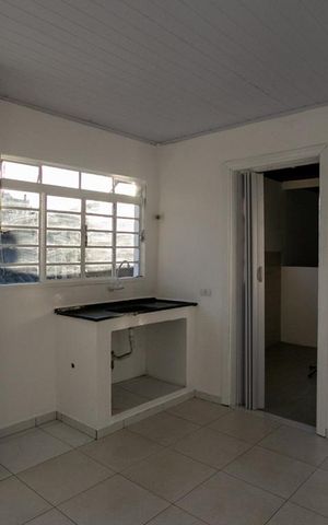 Casa para alugar com 200m², 3 quartos e 3 vagasCozinha da Edícula 2