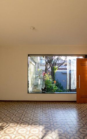 Casa para alugar com 200m², 3 quartos e 3 vagasSala