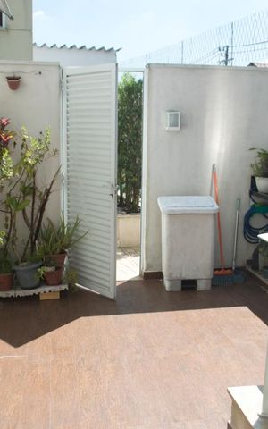 Casa de condomínio à venda com 300m², 4 quartos e 4 vagas Casa de condomínio à venda com 300m², 4 quartos e 4 vagasQuintal