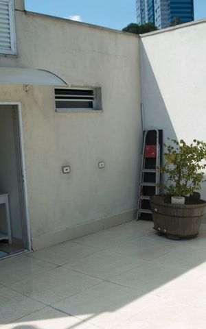 Casa de condomínio à venda com 300m², 4 quartos e 4 vagas Casa de condomínio à venda com 300m², 4 quartos e 4 vagasQuintal