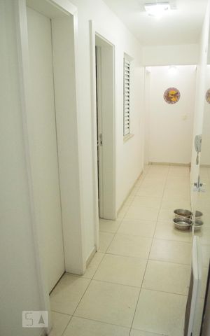 Casa de condomínio à venda com 300m², 4 quartos e 4 vagas Casa de condomínio à venda com 300m², 4 quartos e 4 vagasQuarto de Serviço