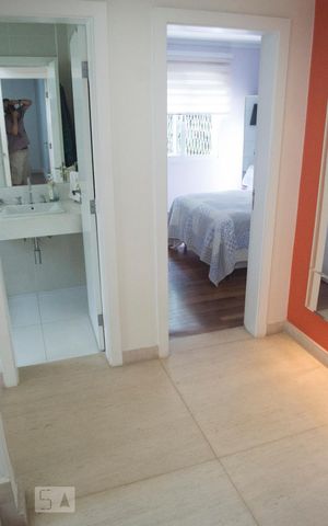 Casa de condomínio à venda com 300m², 4 quartos e 4 vagas Casa de condomínio à venda com 300m², 4 quartos e 4 vagasEntrada quartos