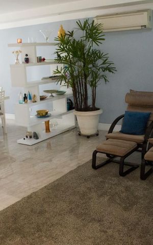 Casa de condomínio à venda com 300m², 4 quartos e 4 vagas Casa de condomínio à venda com 300m², 4 quartos e 4 vagasSala