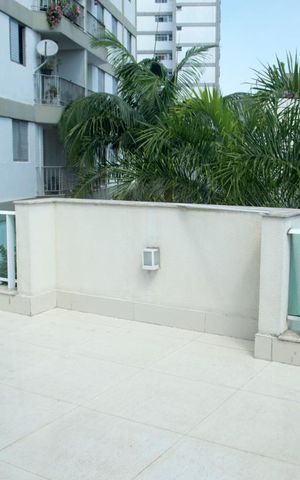 Casa de condomínio à venda com 300m², 4 quartos e 4 vagas Casa de condomínio à venda com 300m², 4 quartos e 4 vagasQuintal