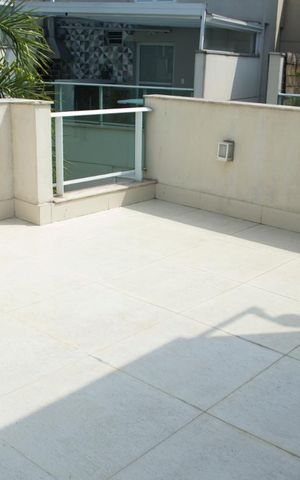 Casa de condomínio à venda com 300m², 4 quartos e 4 vagas Casa de condomínio à venda com 300m², 4 quartos e 4 vagasQuintal