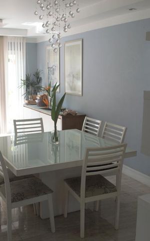 Casa de condomínio à venda com 300m², 4 quartos e 4 vagas Casa de condomínio à venda com 300m², 4 quartos e 4 vagasSala de Jantar