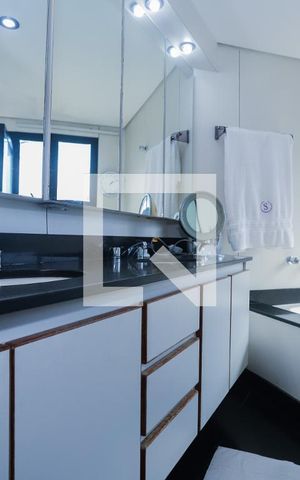 Apartamento à venda com 207m², 4 quartos e 4 vagasBanheiro do Quarto 4