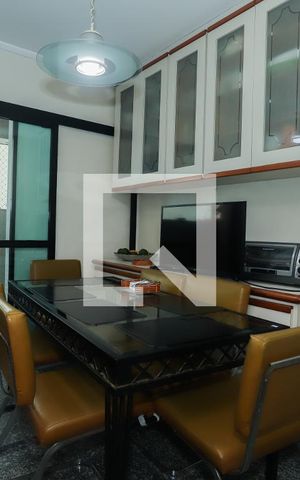 Apartamento à venda com 207m², 4 quartos e 4 vagasCopa
