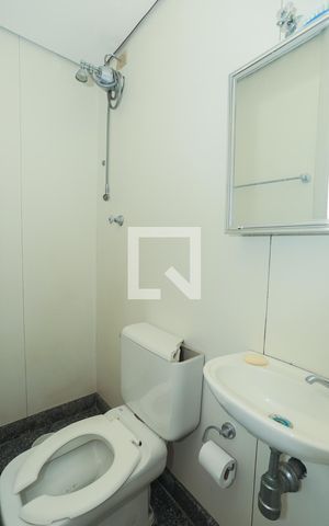 Apartamento à venda com 207m², 4 quartos e 4 vagasBanheiro de Serviço