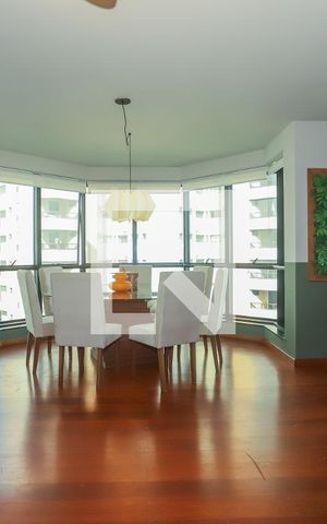 Apartamento à venda com 207m², 4 quartos e 4 vagasSala