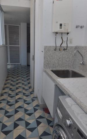 Apartamento à venda com 203m², 3 quartos e 1 vagaÁrea de Serviço