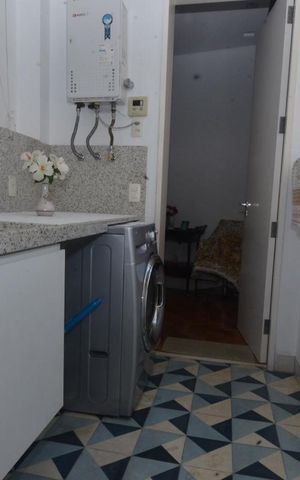 Apartamento à venda com 203m², 3 quartos e 1 vagaÁrea de Serviço