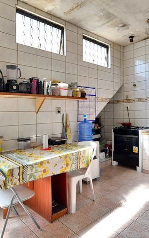 Casa à venda com 300m², 2 quartos e 2 vagasCozinha