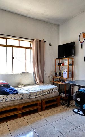 Casa à venda com 300m², 2 quartos e 2 vagasQuarto Suíte