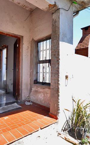Casa à venda com 300m², 2 quartos e 2 vagasvaranda