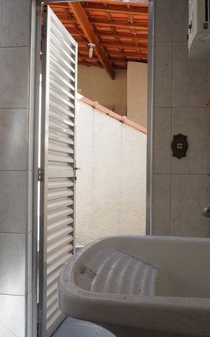 Casa para alugar com 90m², 2 quartos e 1 vagaÁrea de Serviço e Quintal