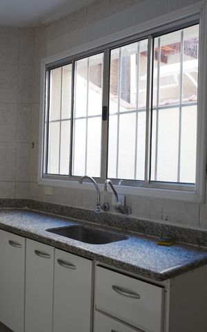 Casa para alugar com 90m², 2 quartos e 1 vagaCozinha