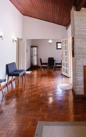 Casa à venda com 250m², 3 quartos e 2 vagas