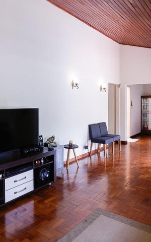 Casa à venda com 250m², 3 quartos e 2 vagas
