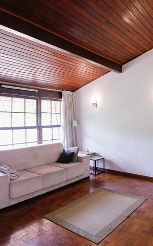 Casa à venda com 250m², 3 quartos e 2 vagas