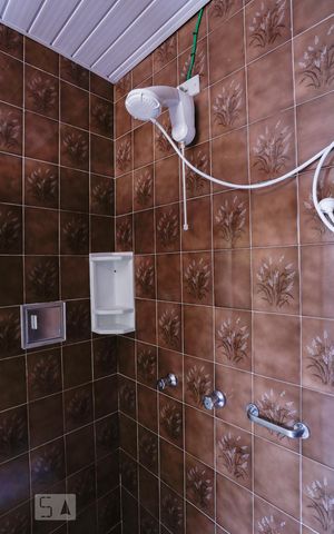 Casa à venda com 250m², 3 quartos e 2 vagas Casa à venda com 250m², 3 quartos e 2 vagasBanheiro Social