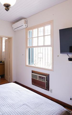 Casa à venda com 250m², 3 quartos e 2 vagas Casa à venda com 250m², 3 quartos e 2 vagasSuíte