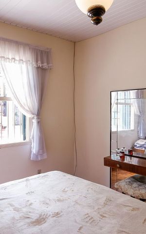 Casa à venda com 250m², 3 quartos e 2 vagas Casa à venda com 250m², 3 quartos e 2 vagasQuarto 1