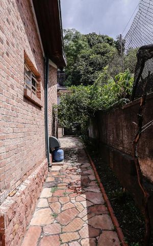 Casa à venda com 250m², 3 quartos e 2 vagas