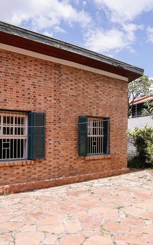 Casa à venda com 250m², 3 quartos e 2 vagas