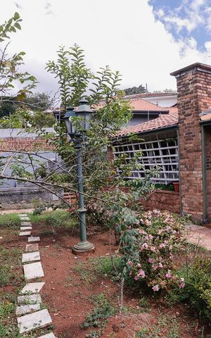 Casa à venda com 250m², 3 quartos e 2 vagas
