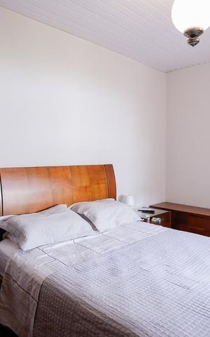 Casa à venda com 250m², 3 quartos e 2 vagas Casa à venda com 250m², 3 quartos e 2 vagasSuíte