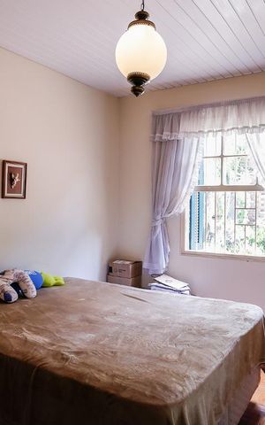 Casa à venda com 250m², 3 quartos e 2 vagas Casa à venda com 250m², 3 quartos e 2 vagasQuarto 1