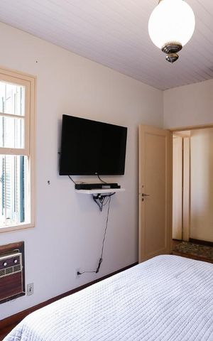 Casa à venda com 250m², 3 quartos e 2 vagas Casa à venda com 250m², 3 quartos e 2 vagasSuíte