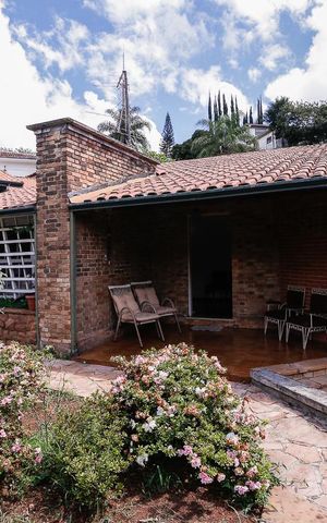 Casa à venda com 250m², 3 quartos e 2 vagas